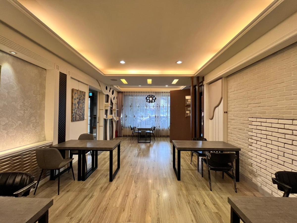Moment Inn Tainan Exterior photo