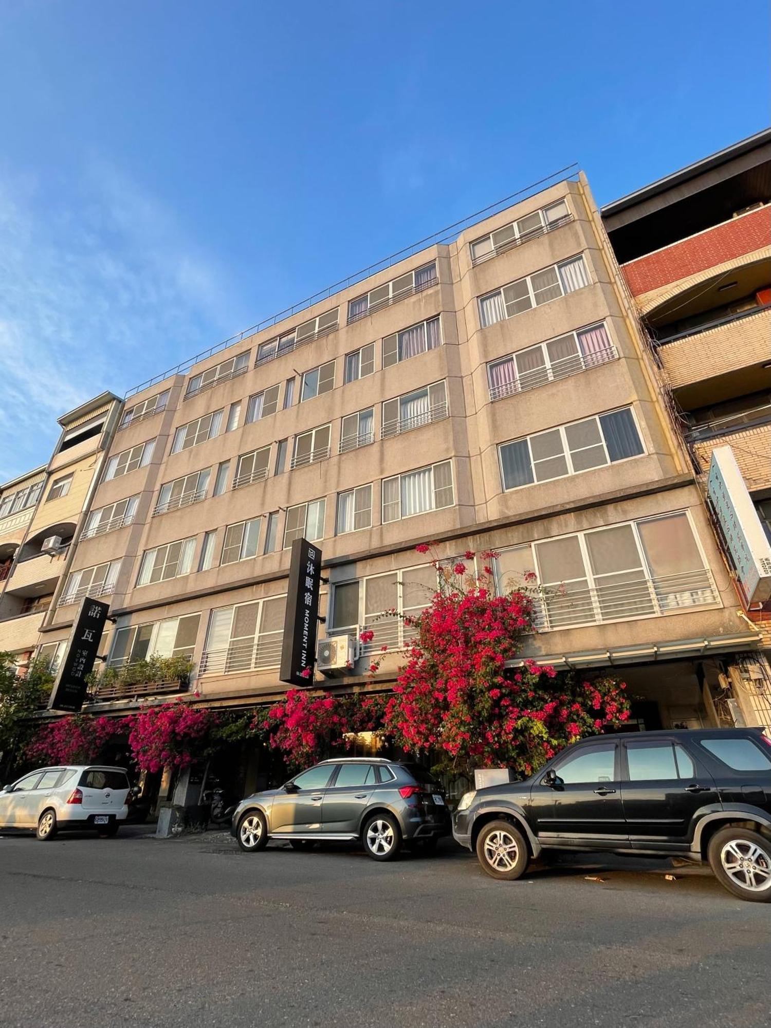 Moment Inn Tainan Exterior photo