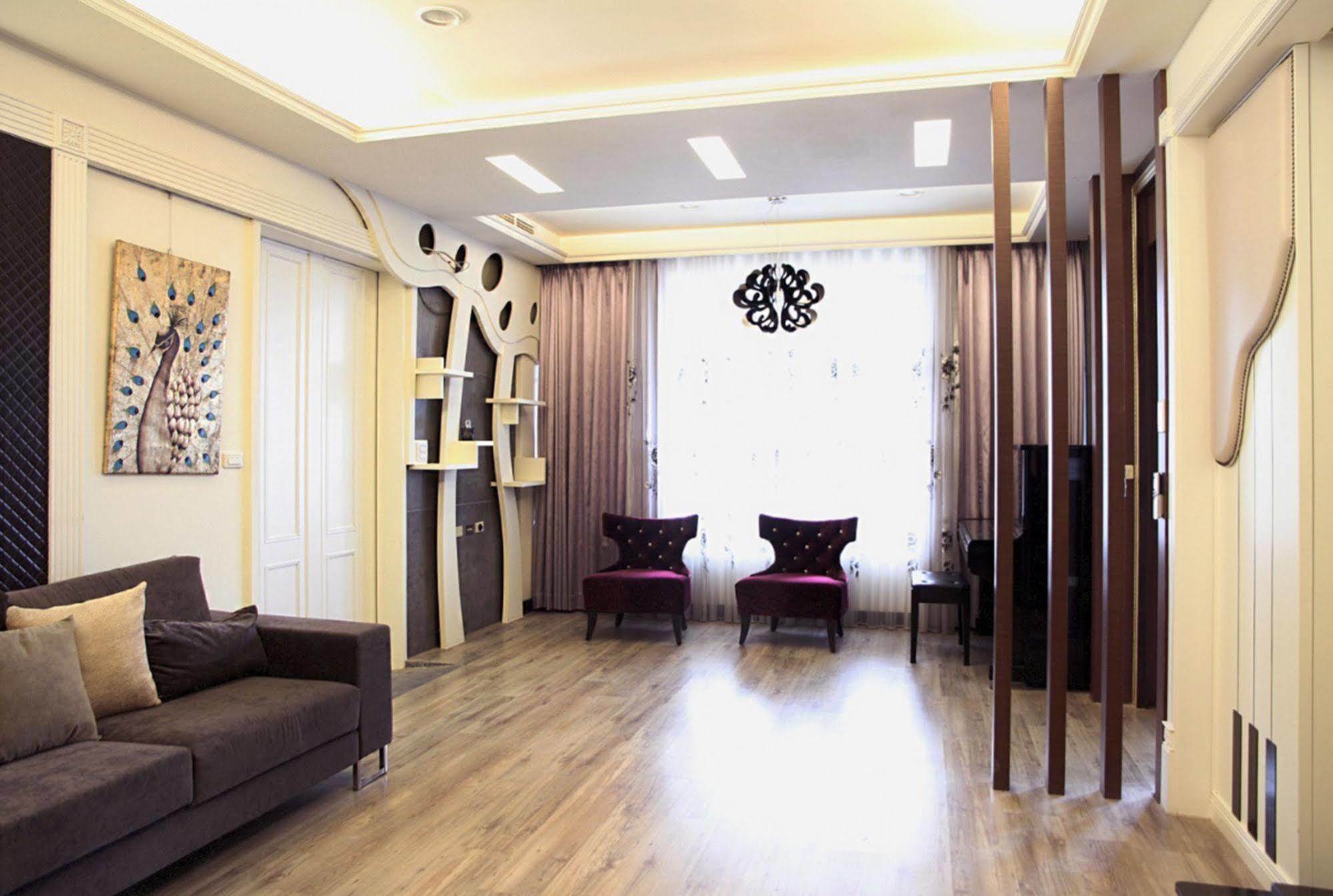 Moment Inn Tainan Exterior photo