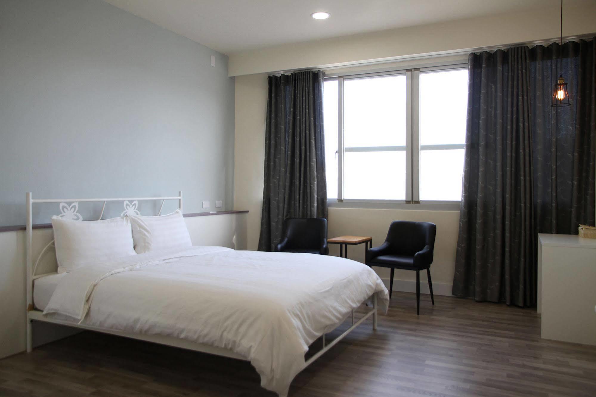Moment Inn Tainan Exterior photo