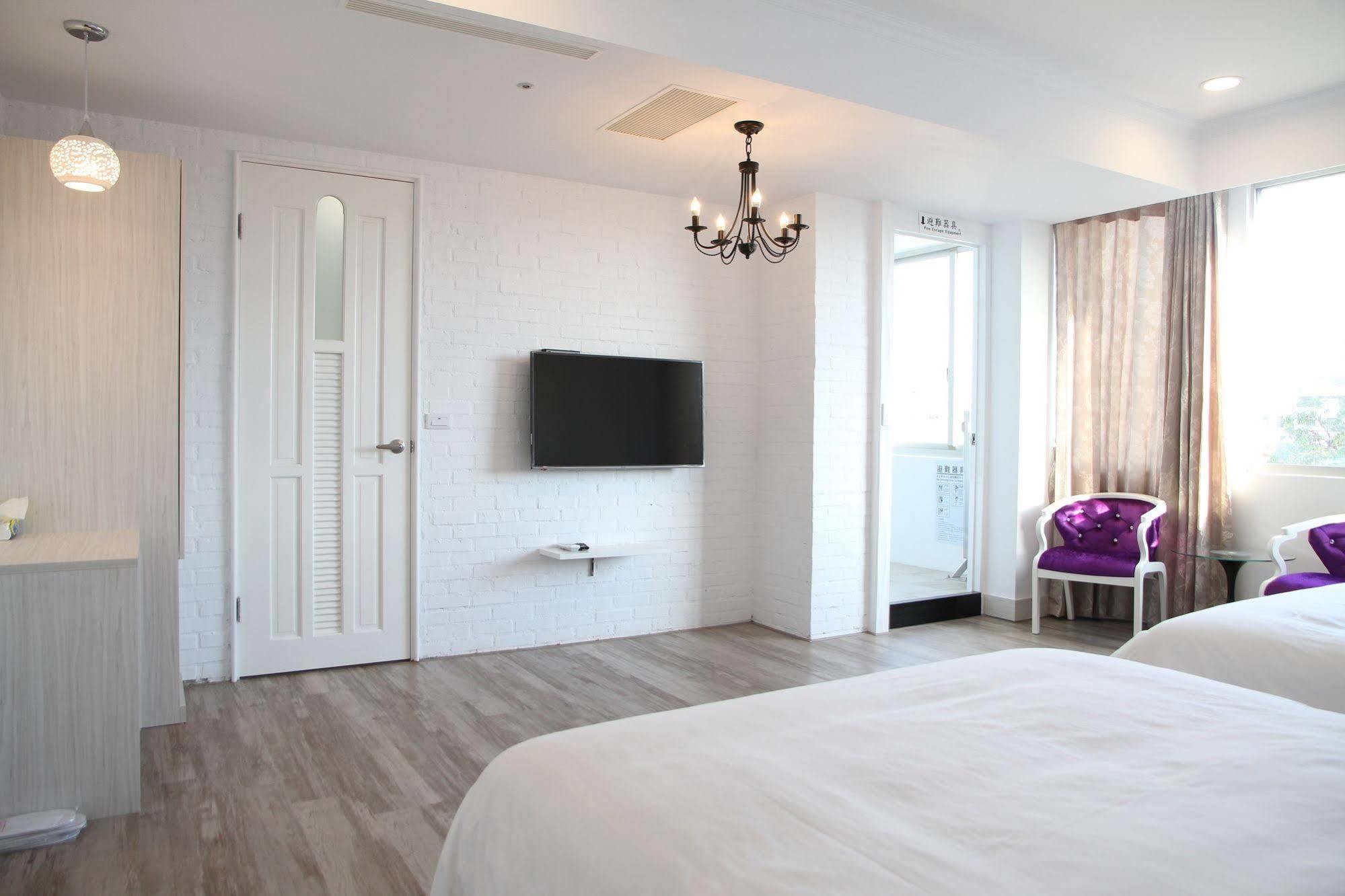 Moment Inn Tainan Exterior photo