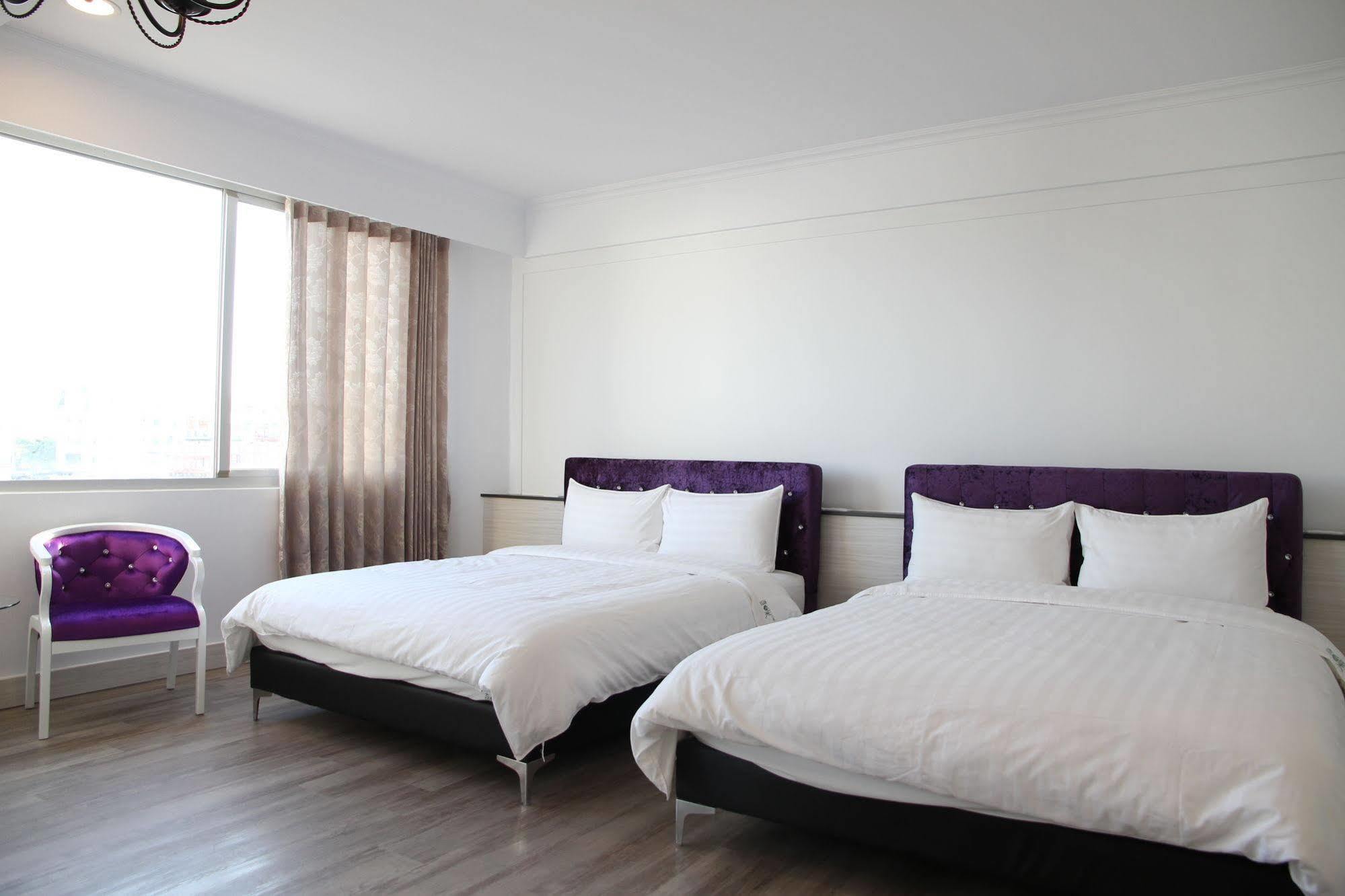 Moment Inn Tainan Exterior photo
